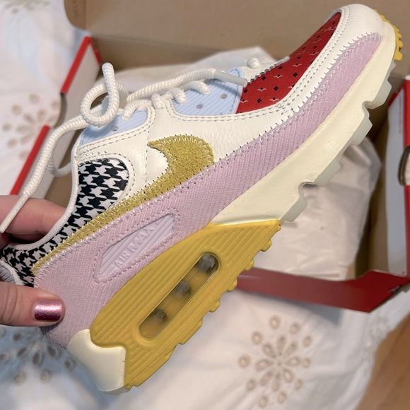 Nike Women’s Air Max 90 size 7.5 - Picture 2 of 4